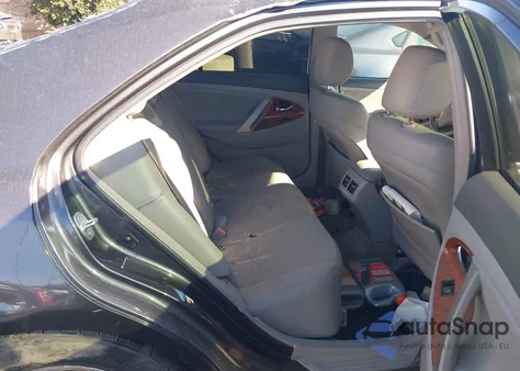 2010 Toyota Camry Xle V6 z USA, uszkodzony, nr VIN JTNBK3EK3A3049168